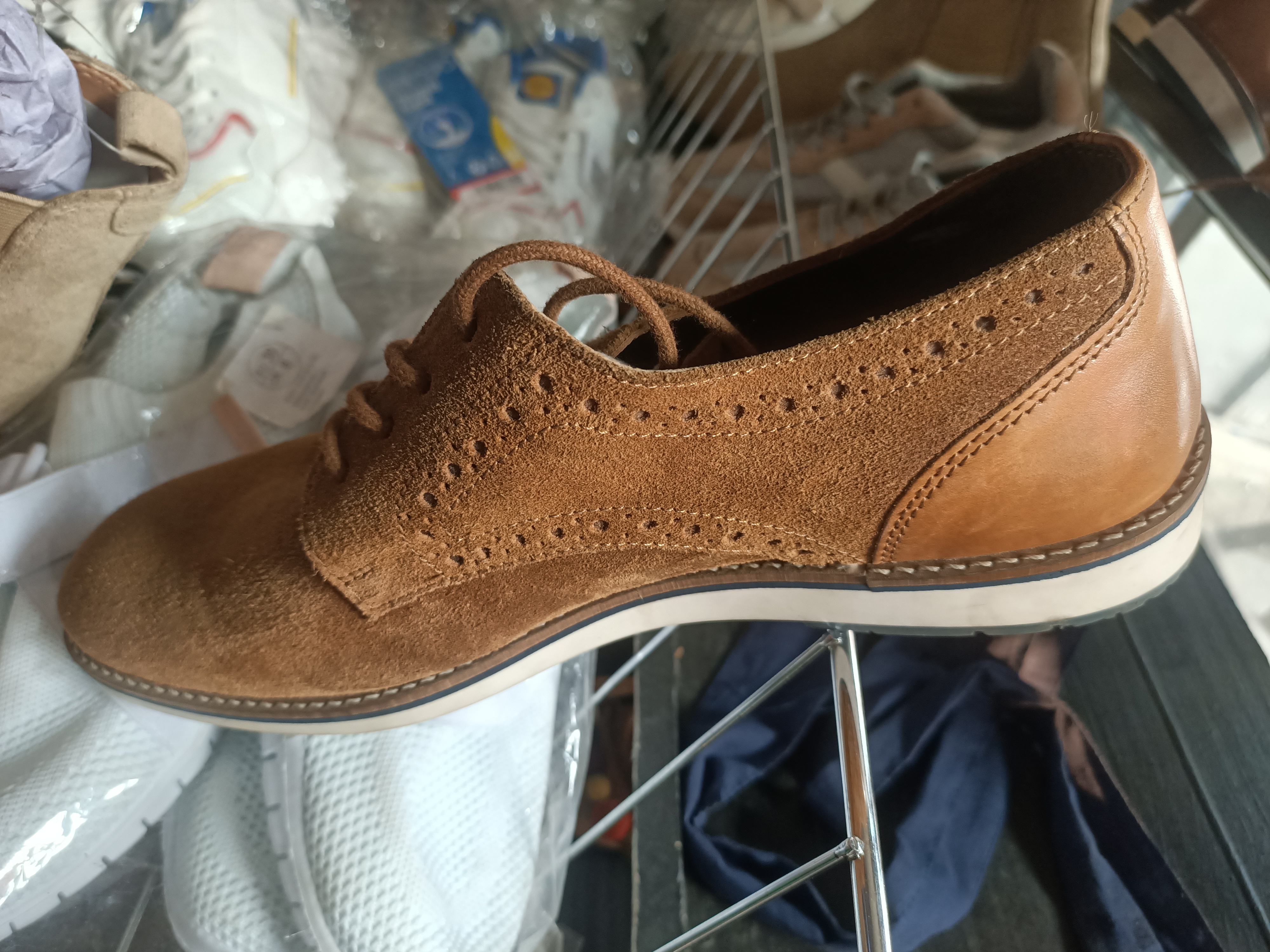 CHAUSSURES HOMMES MOYENNES